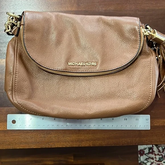 Michael Kors Leather Bag Brown Saffiano Gold Hardware & Tassel - Picture 11 of 14